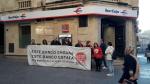 Stop desahucios Salamanca concentración a la puerta de la antigua Caja Badajoz (CAJA3)